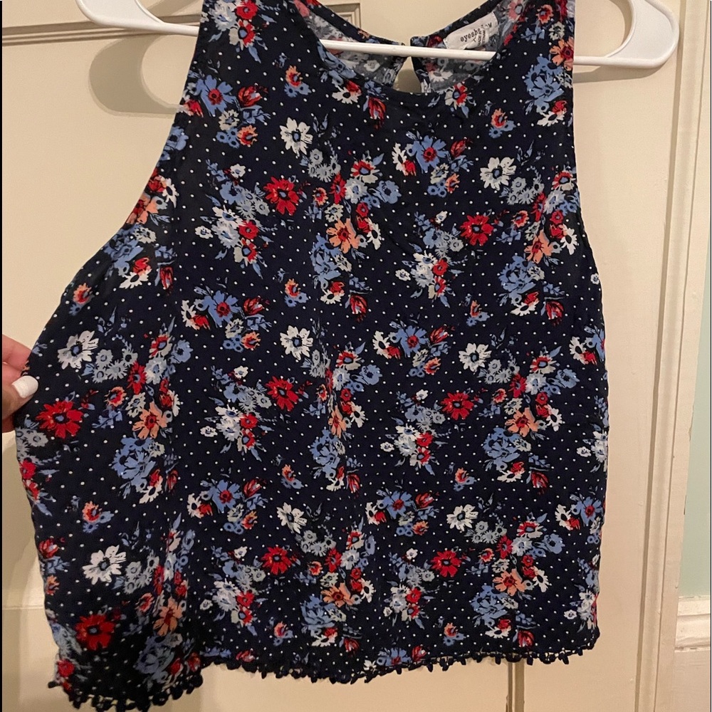 eyeshadow floral top